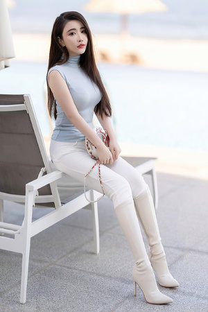 妈妈黑人享受亲密时刻视频