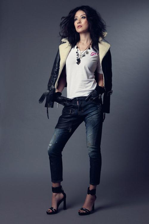 可乐操小巧女视频